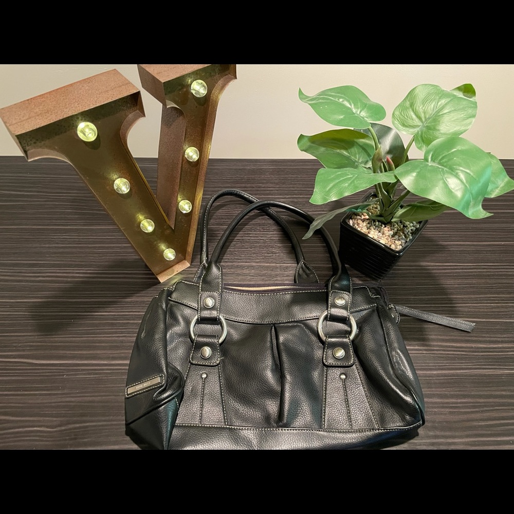 Leather Black Nine West Shoulder Purse.